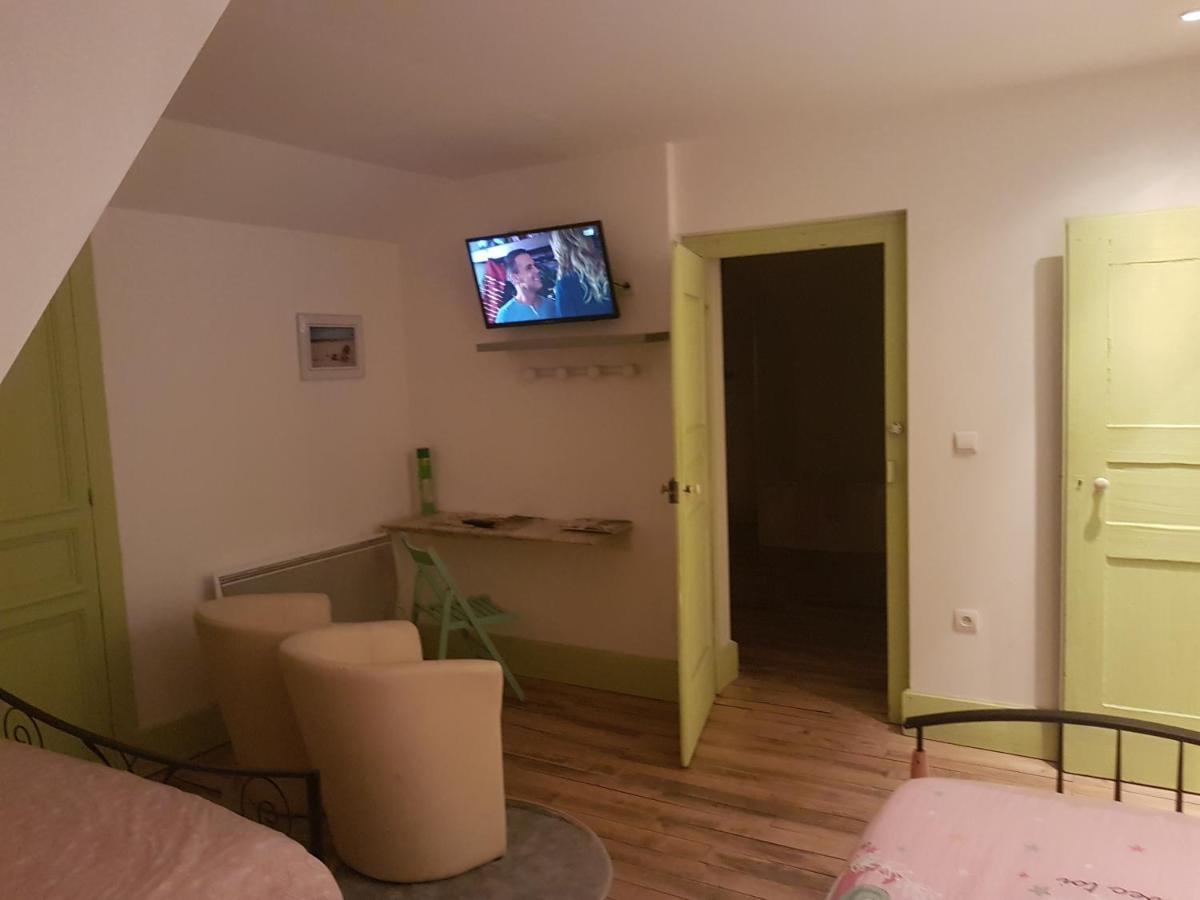 Bed and Breakfast Le Betrot Estissac Exterior foto
