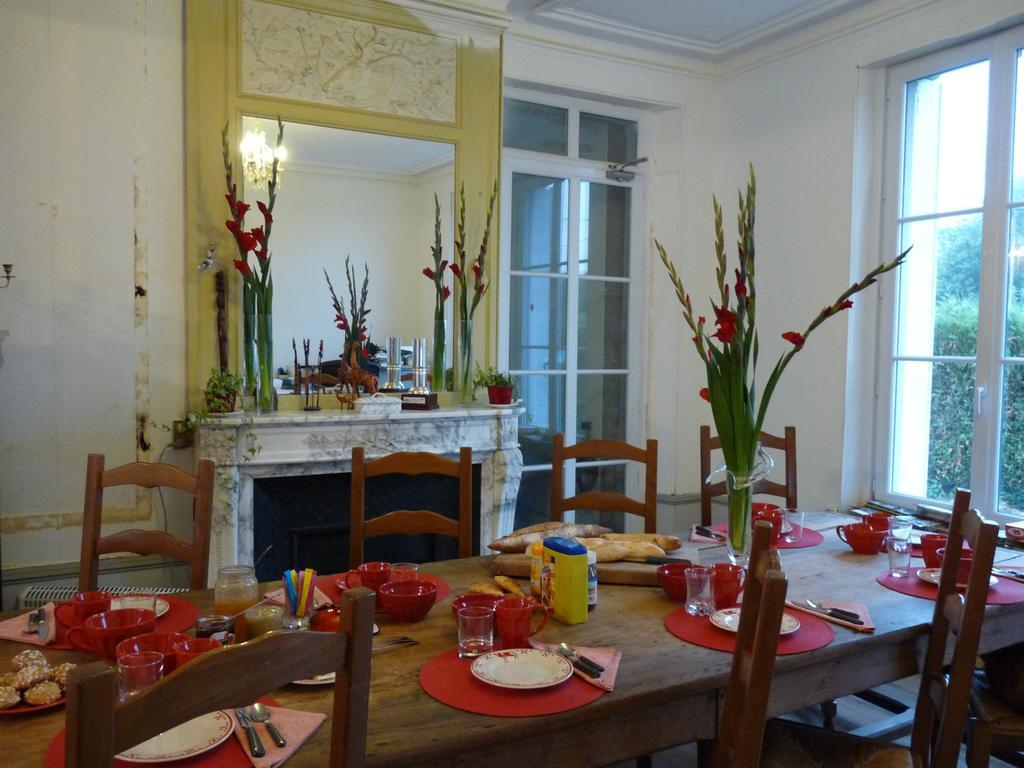 Bed and Breakfast Le Betrot Estissac Exterior foto